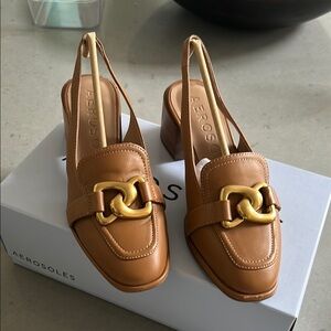 Aerosoles Women's Tan Slingback Loafers